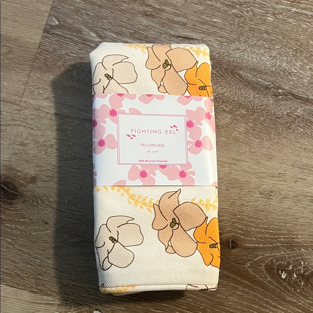 Fighting Eel Puakenikeni Pillowcase